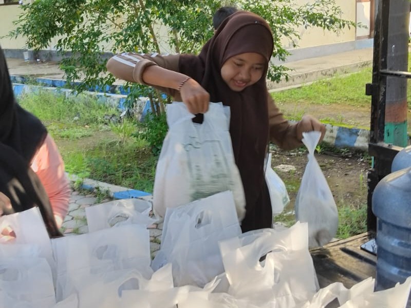 Zakat Fitra SMP Negeri 1 Kendit